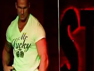ონლაინ თამაში Horny წყვილი Sneak Dicking
