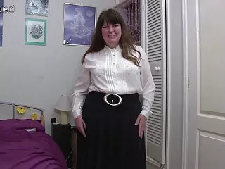 Horny chick Monique seduces Quinn ამისთვის ცხელი fuck